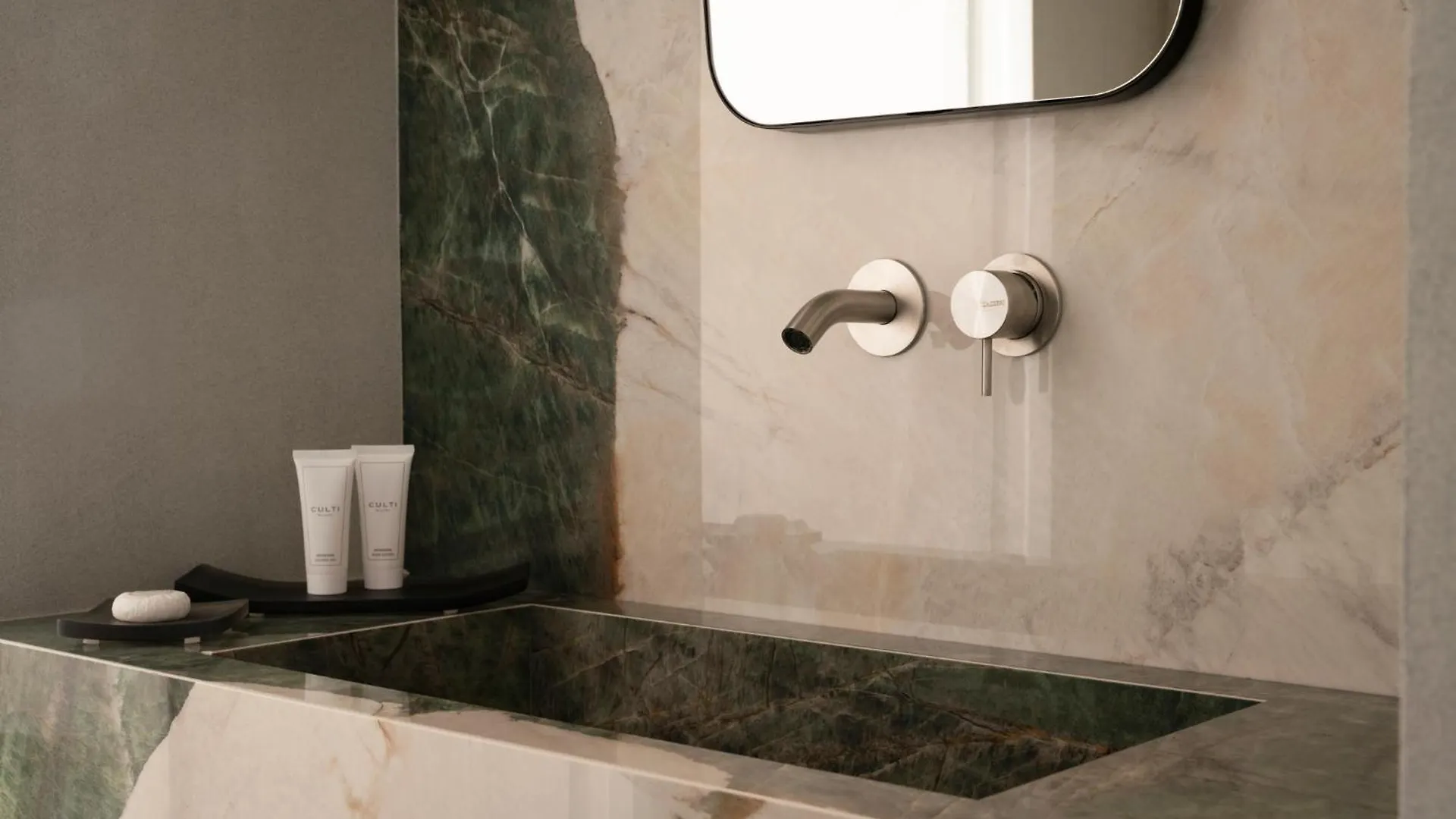 Demetra Luxury Suites Naples 0*,