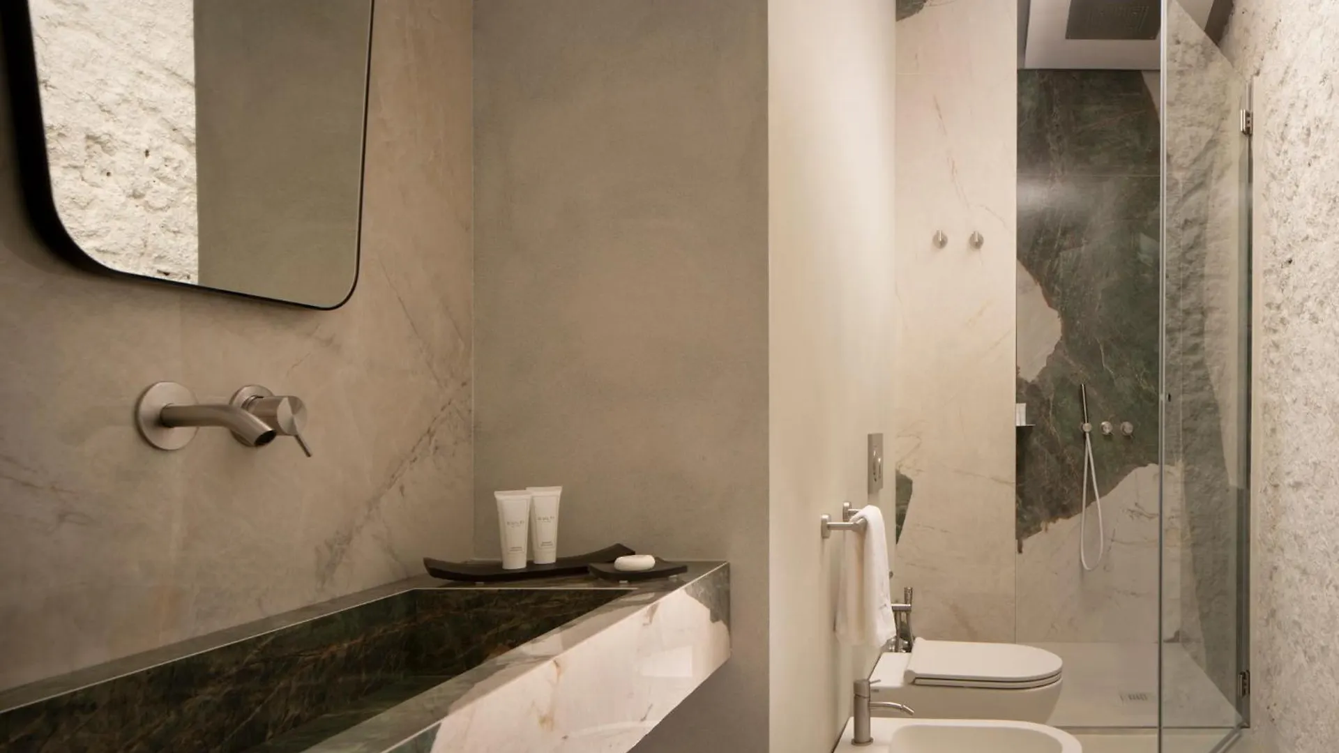 Demetra Luxury Suites Naples 0*,  Italy